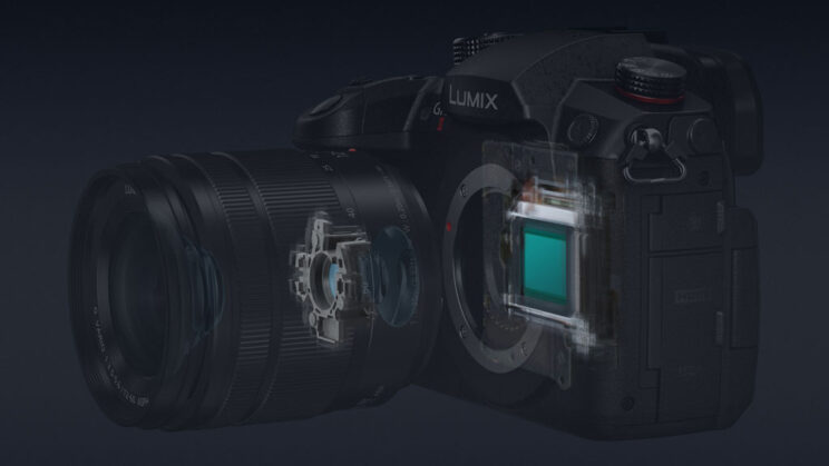 illustration showing the dual is system inside the GH5 II and lens