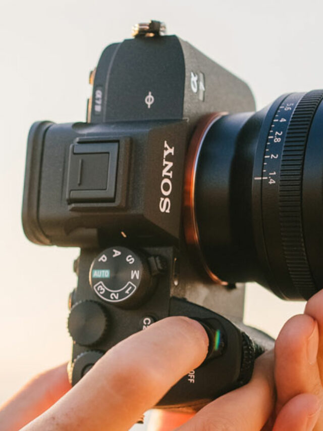 Sony A7CR vs A7 IV – The 5 Main Differences
