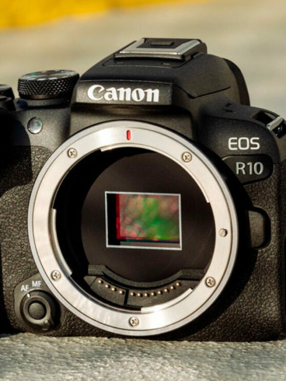 Canon R10 without sensor cap