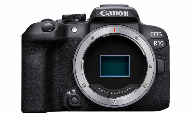 Canon R10, front view