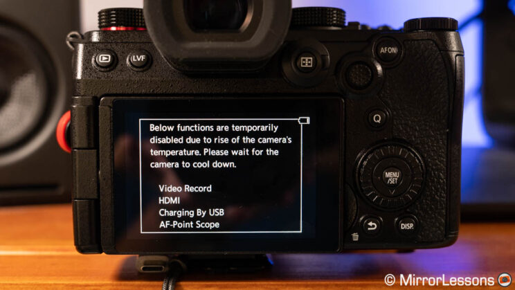 Message on the G9 II LCD screen explaining that the camera has shut down because of high internal temperature.