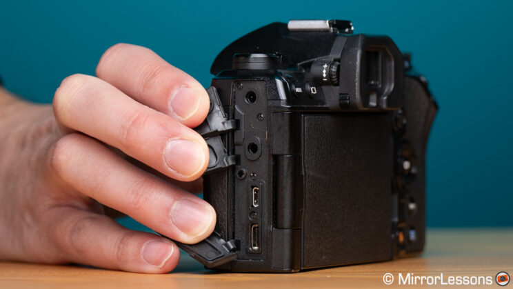 Side connectors on the OM-1